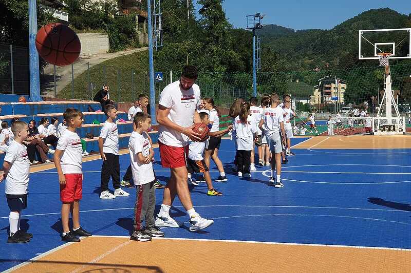 Jusuf Nurkić organizovao košarkaški kamp za djecu Srebrenice i Vukovara