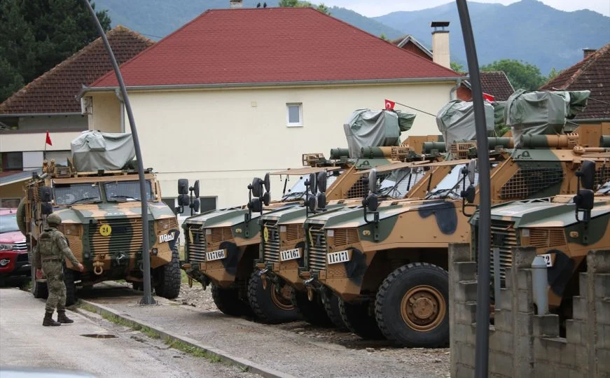 NATO šalje dodatne snage na Kosovo!