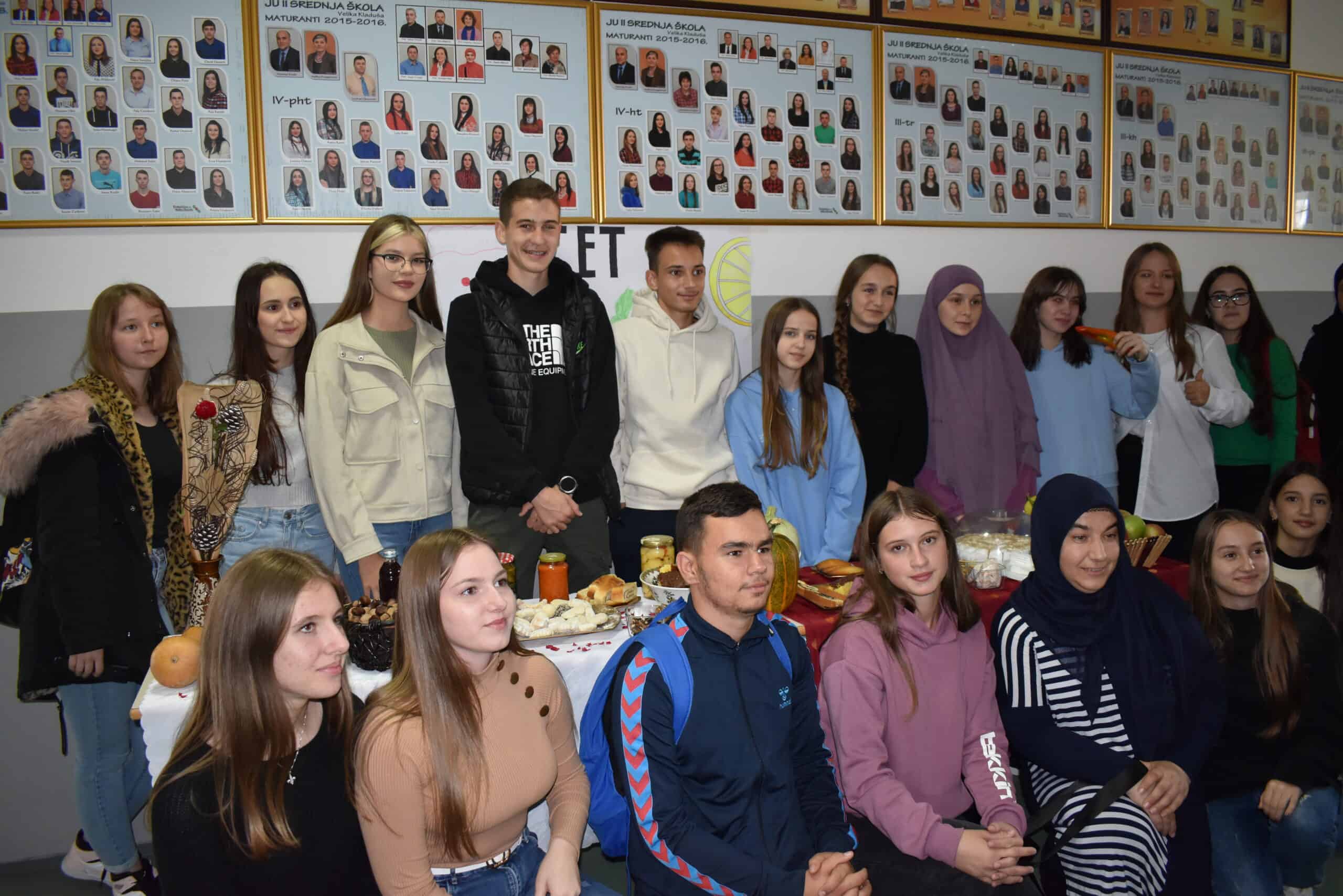 I ove godine velikokladuška Druga srednja škola obilježila Svjetski dan hrane (16.oktobar)