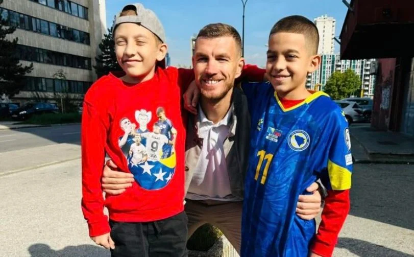 Edin Džeko ispunio želju dječaka iz Bosne i Hercegovine pred put na operaciju