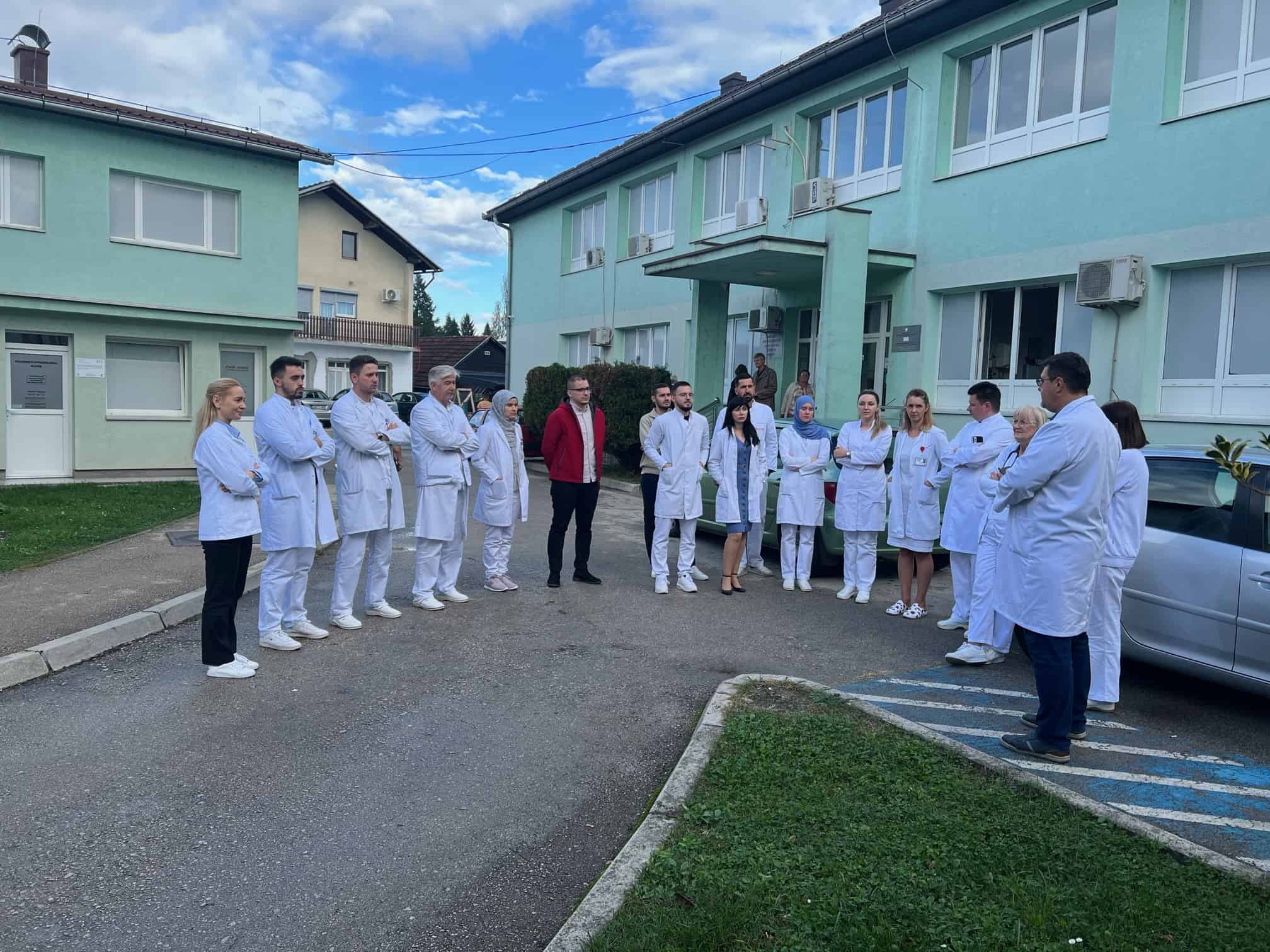 Velika Kladuša: Održan polusatni štrajk upozorenja doktora