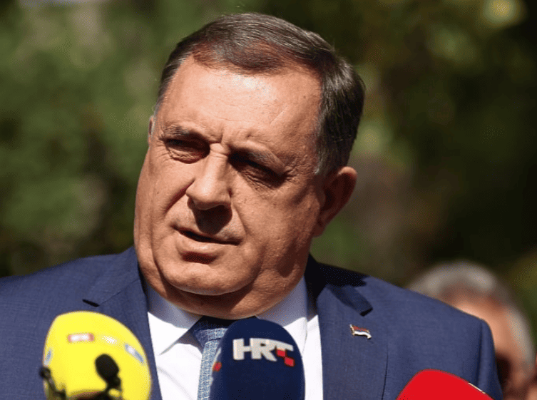 Dodik iskazao nepoštovanje prema Sudu BiH, odbio ustati te poručio kako ne razumije optužnicu