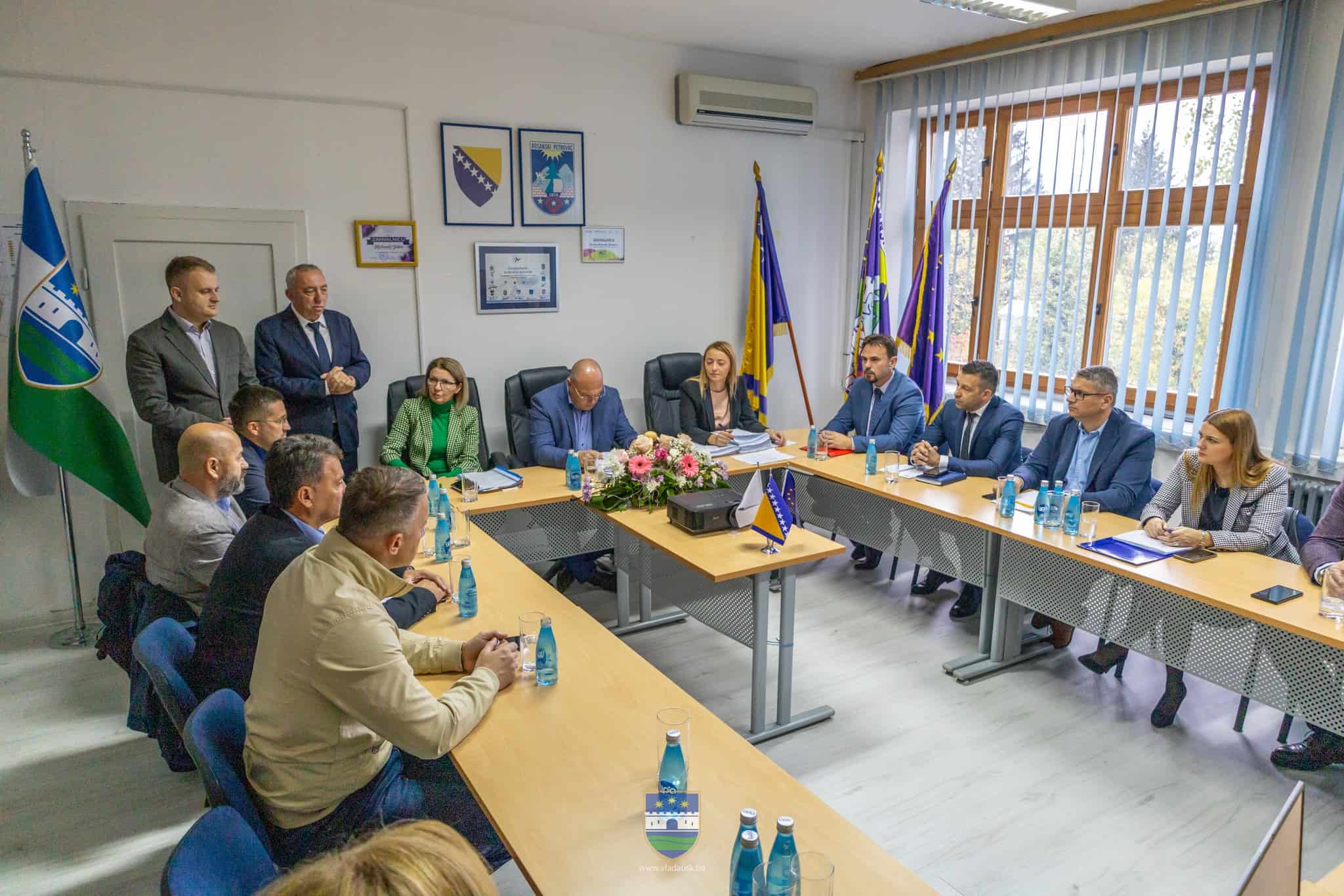 Vlada USK: Utvrđeni kriteriji i način raspodjele 3 miliona maraka za gradove i općine