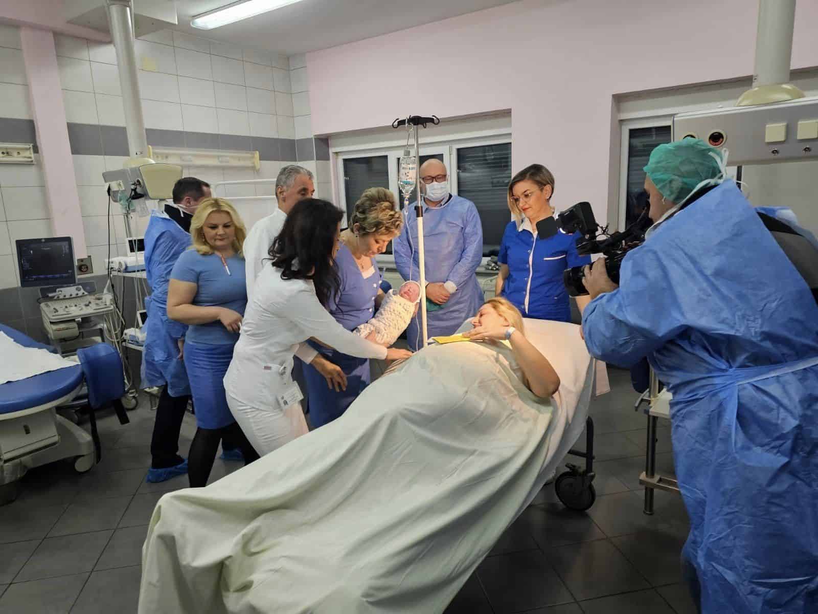 U Kantonalnoj bolnici u Bihaću darovana prva rođena beba u Novoj godini