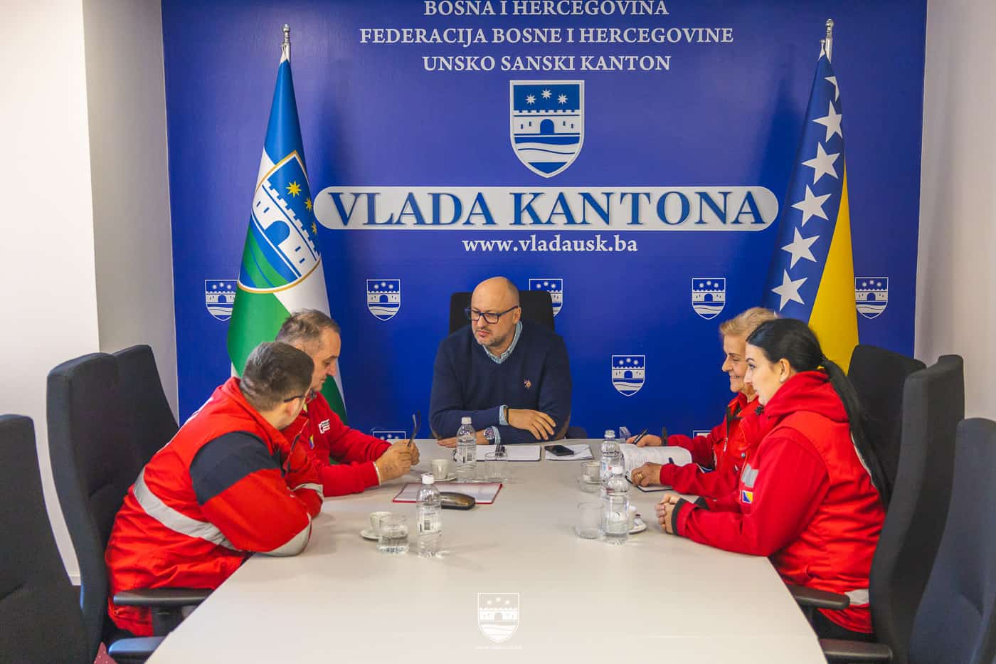 Premijer Hušić razgovarao sa predstavnicima Crvenog križa USK