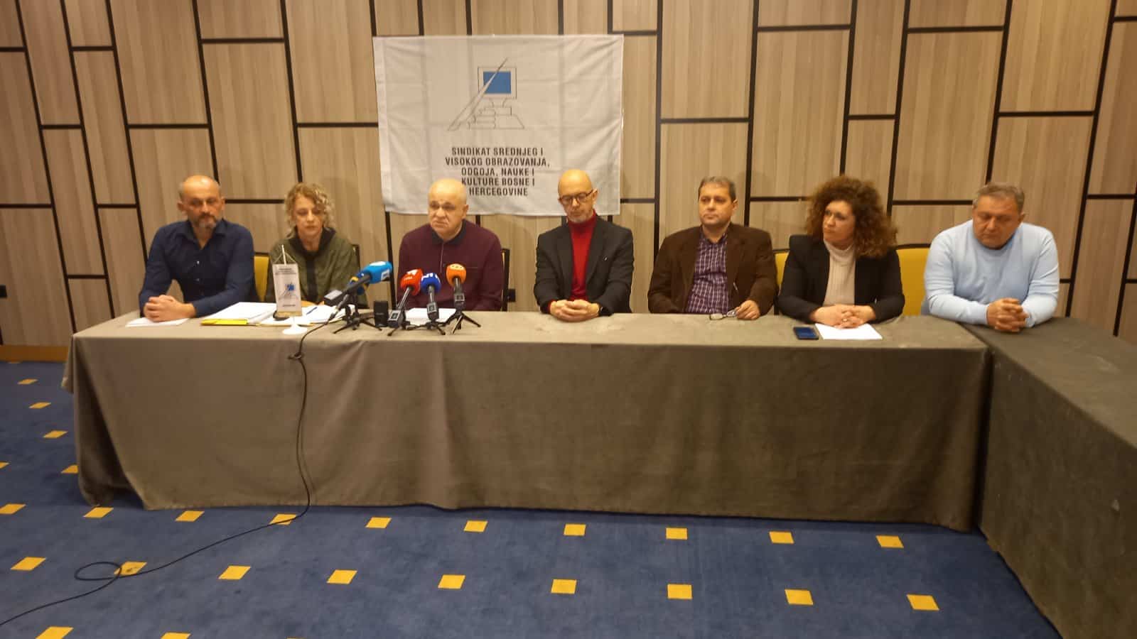 Zaposleni u srednjem i visokom obrazovanju najavljuju štrajk