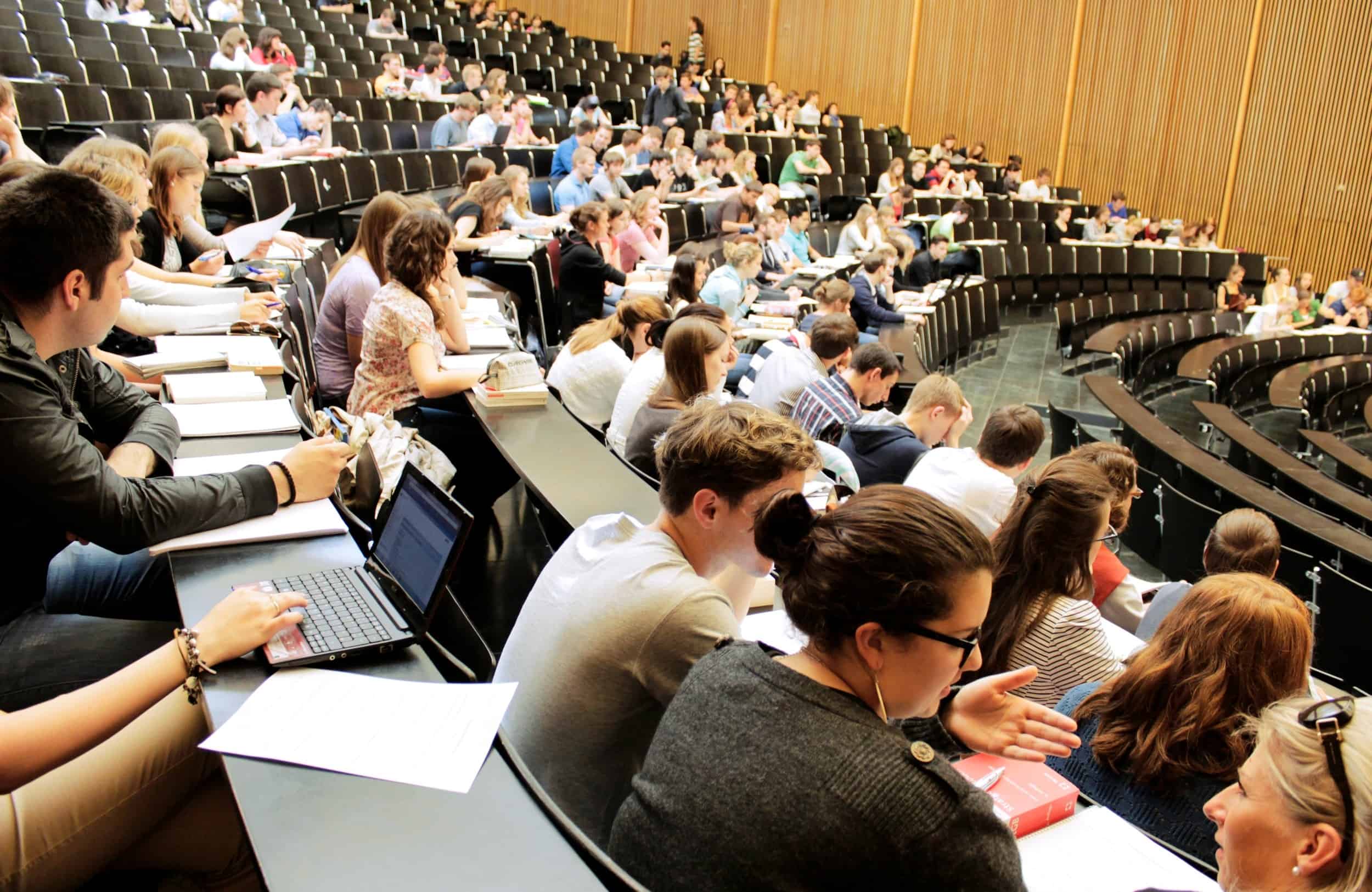 Uskoro važna promjena za redovne studente u FBiH: Moći će raditi do 180 dana