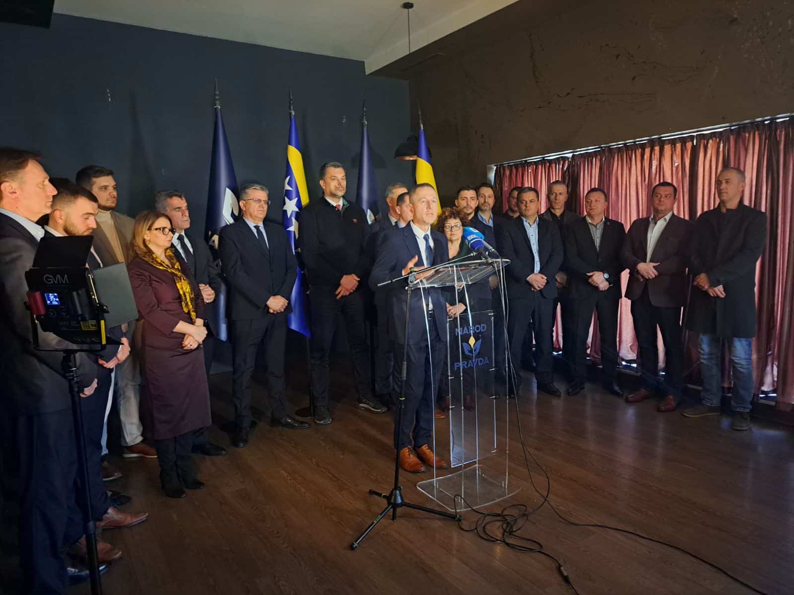 NIP održao presicu na kojoj je saopšteno da je Jasmin Hušić novi član stranke