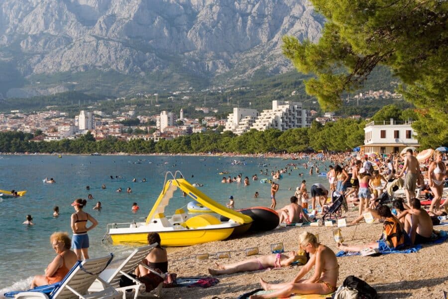 Rastu naknade u susjedstvu: Ležaljke, suncobrani i druge zanimacije na plaži bit će još skuplje