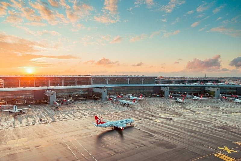 Aerodrom u Istanbulu će omogućiti da tri aviona istovremeno polete