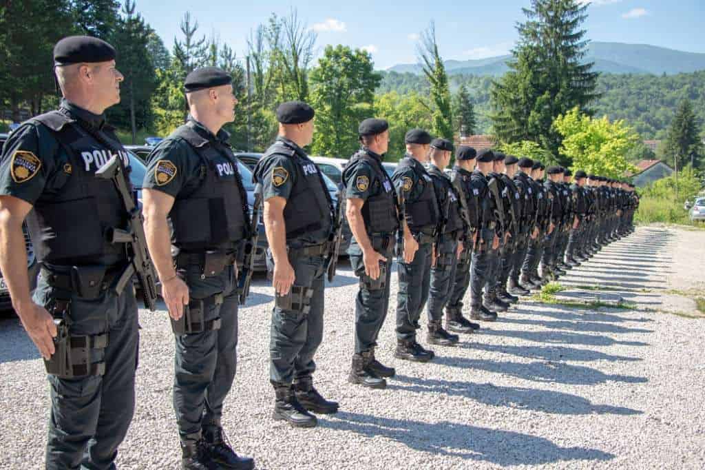 Policijski službenici u USK traže definisanje osnovice za obraćun plate u 2024. godini