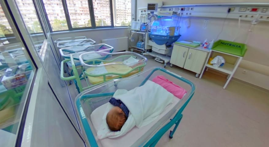 U Kantonalnoj bolnici “Dr. Irfan Ljubijankić” rođene tri, na UKC-u Tuzla osam beba