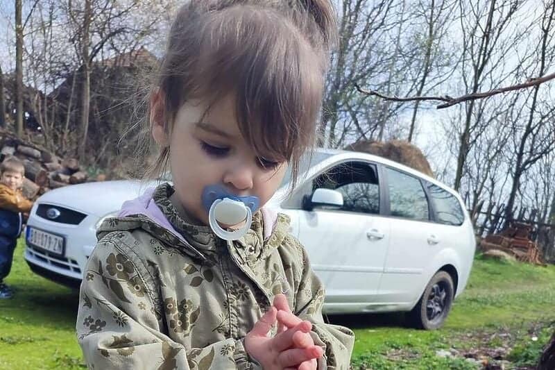 Treći dan potrage za djevojčicom Dankom u Srbiji: MUP obustavio pretragu terena, roditelji ispitani