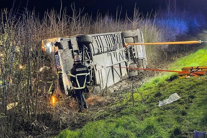 Ponovo se prevrnuo autobus na autoputu u Njemačkoj, putnici bili srednjoškolci