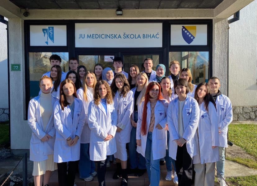 Učenici Medicinske škole u Bihaću traže prostor za sebe