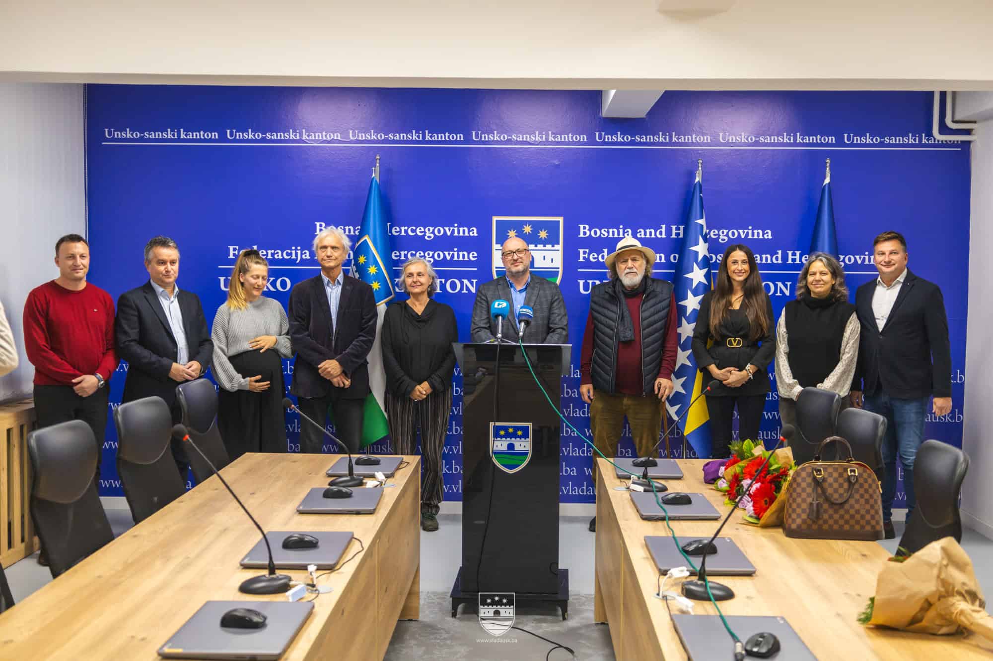 Premijer USK Nijaz Hušić nagradio aktiviste i istaknute umjetnike
