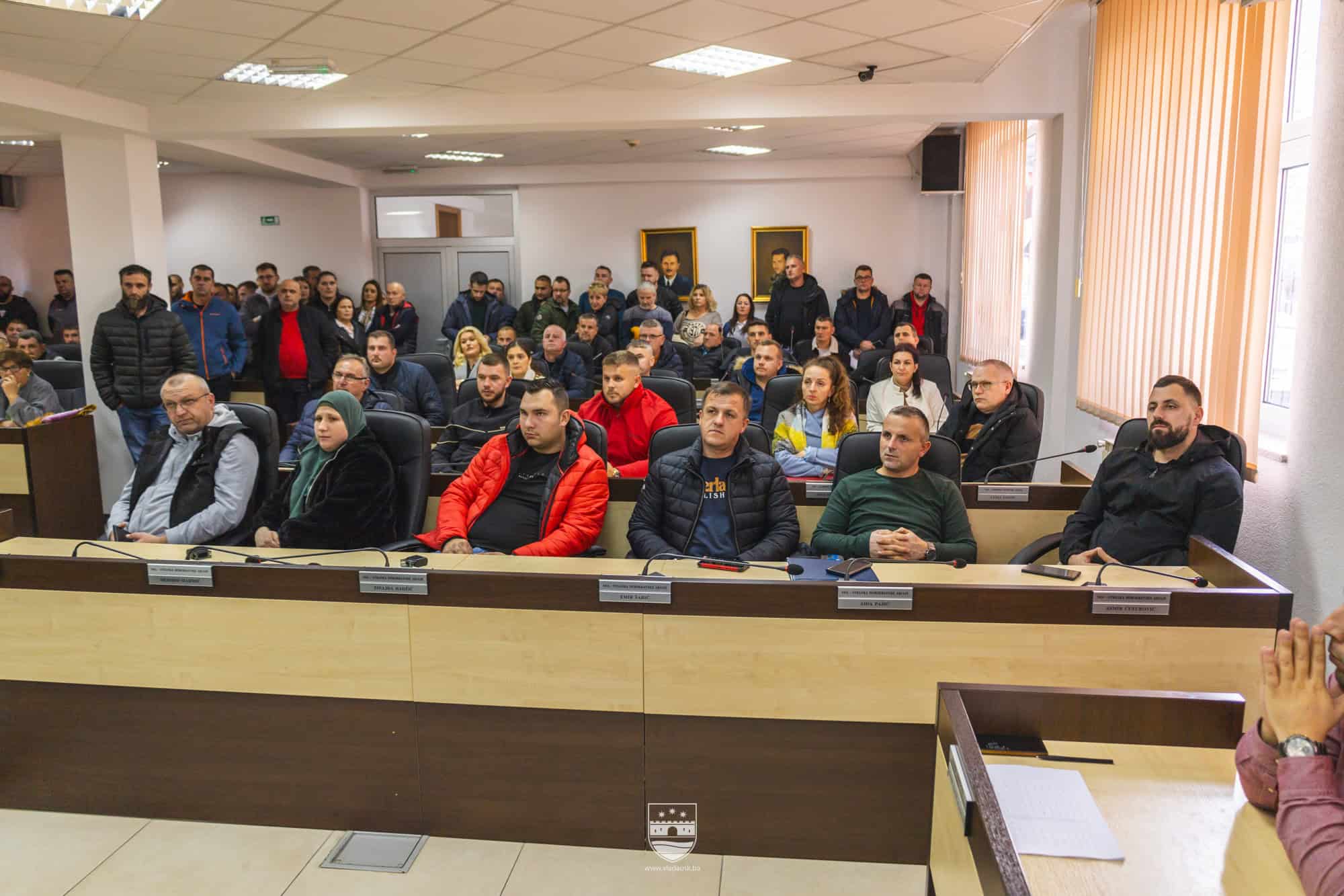 Potpisani ugovori o poticajima za 218 obrtnika u USK: Vlada izdvojila gotovo milion KM