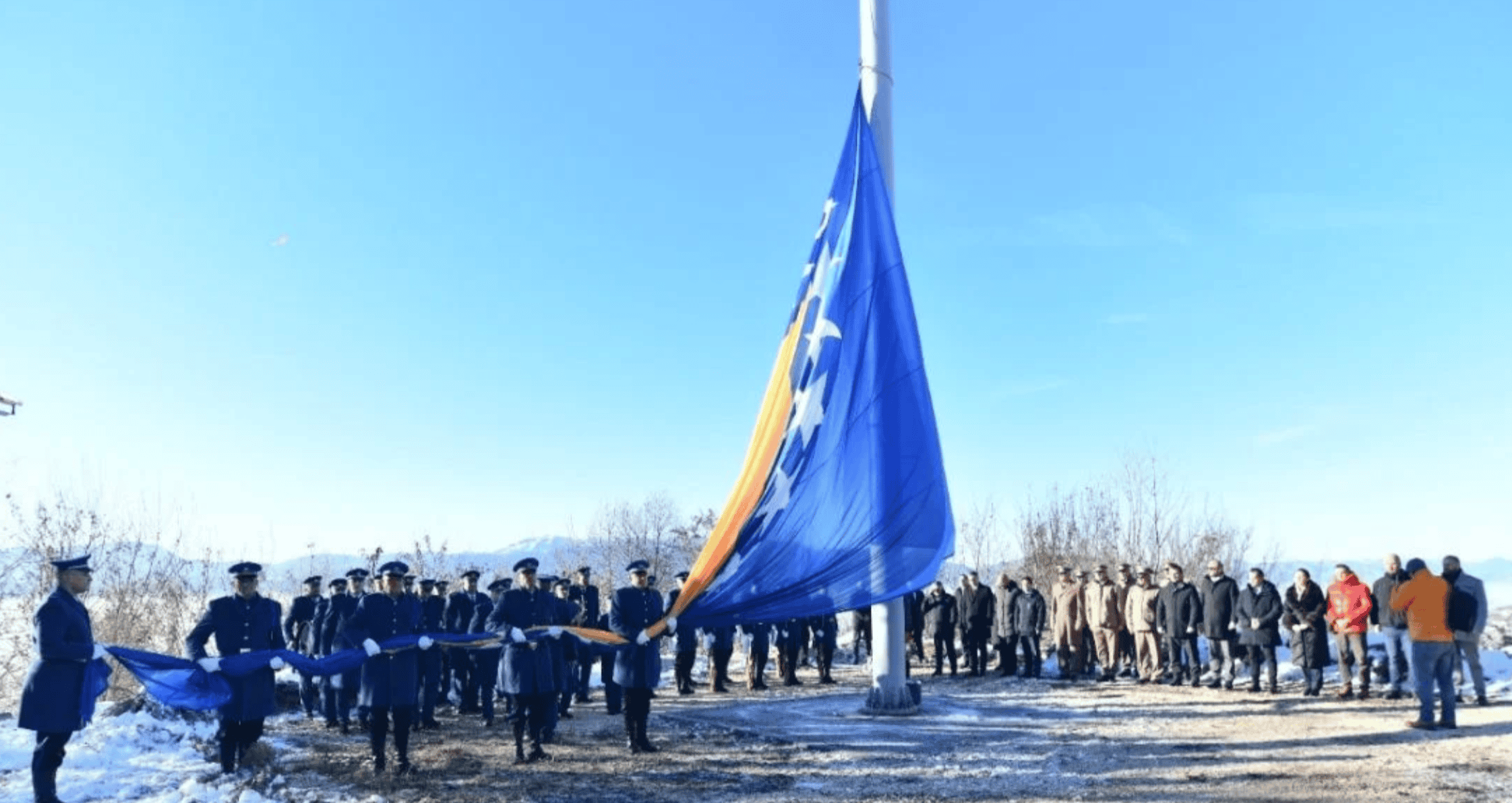 Dirljivi prizori na brdu Hum: Podignuta zastava BiH povodom Dana državnosti
