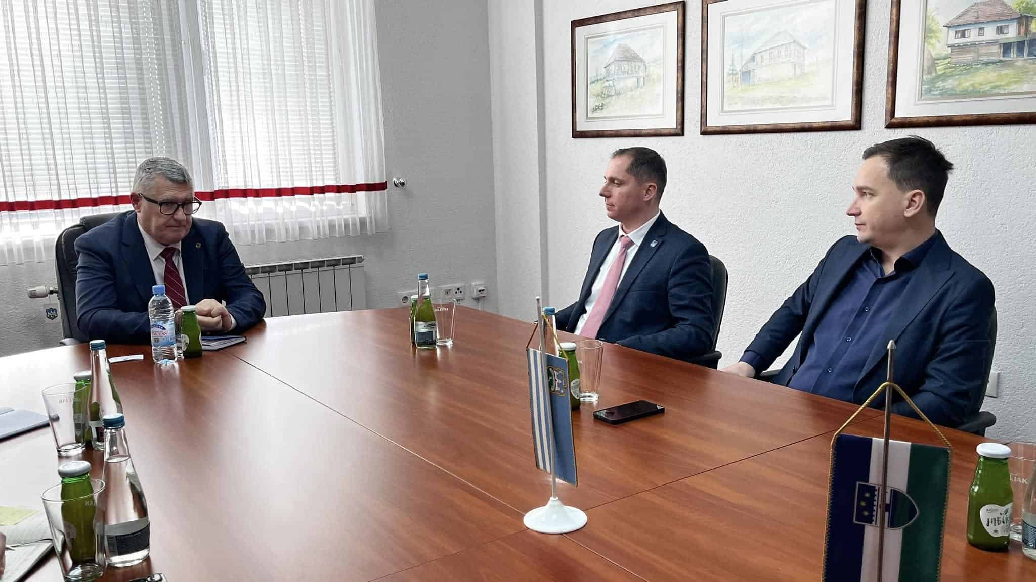 Gradonačelnik Bihaća u posjeti Velikoj Kladuši: Treća posjeta načelnika s područja USK u kratkom roku