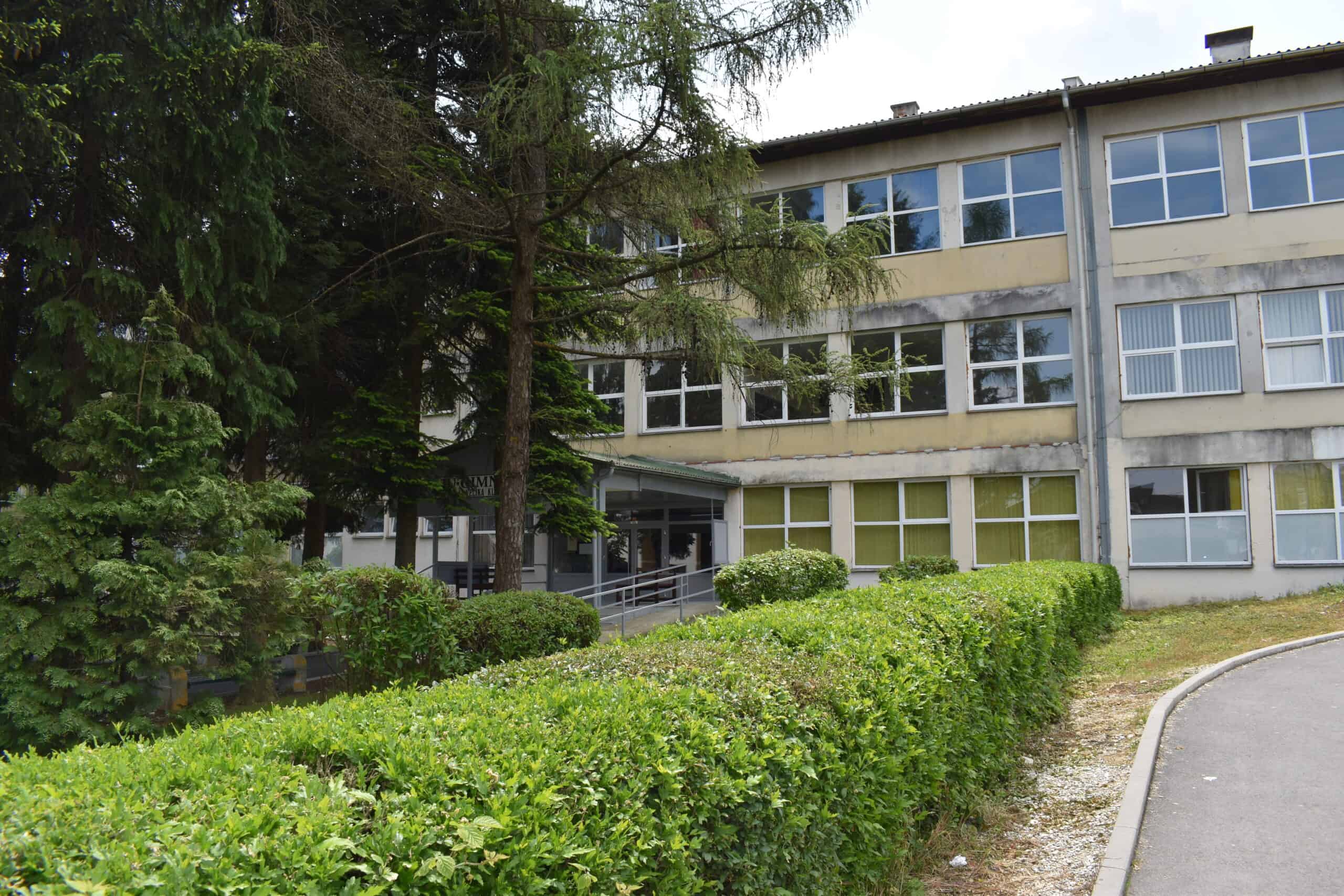 Nadležni odgovorili na upit o učestalim dojavama bombi u školskim objektima u Velikoj Kladuši