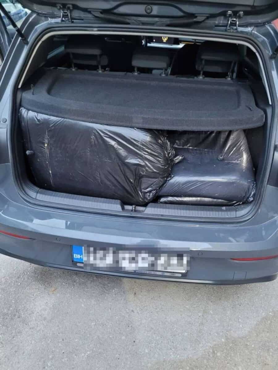 Kod Velike Kladuše zaplijenjeno 100 kilograma duhana