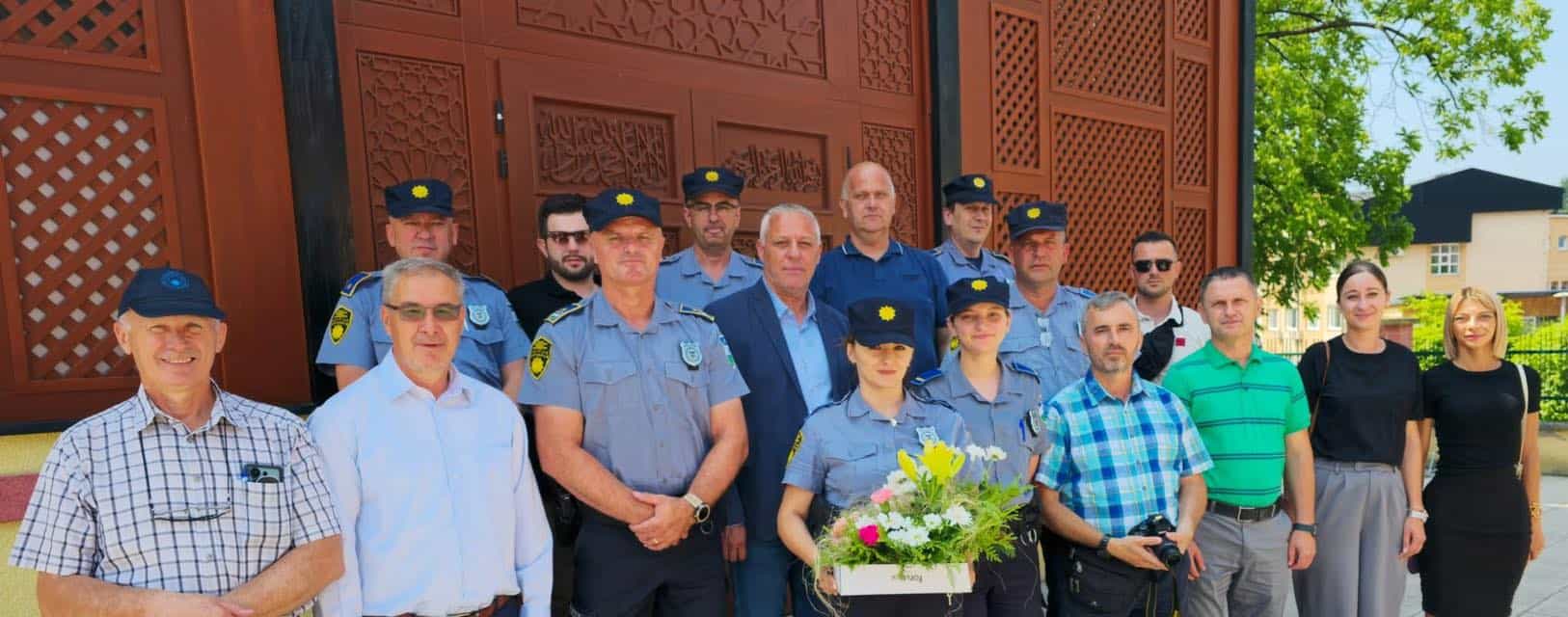 Dan policije Unsko-sanskog kantona obilježen u Velikoj Kladuši polaganjem cvijeća i učenjem Fatihe