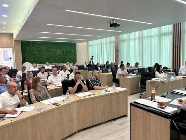 Stipendija za velikokladuške studente od ove godine iznosi 250 KM mjesečno