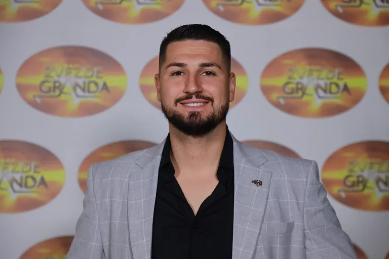 Elvis Mešinović – talent iz Velike Kladuše i favorit u “Zvezdama Granda”