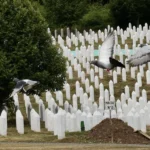 Osumnjičeni za zločine u Srebrenici umiru dok tužioci ne stižu podići optužnice tri decenije od genocida
