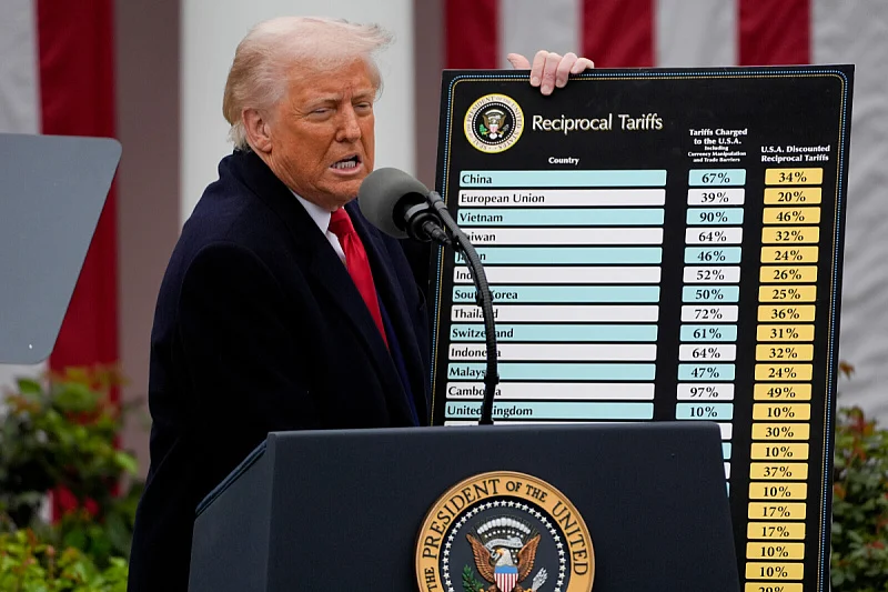 Donald Trump nametnuo carine od 30 posto na robu iz Evropske unije i Meksika