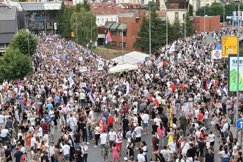 Srbija: Masovni protesti u Užicu, hiljade građana blokirale magistralu