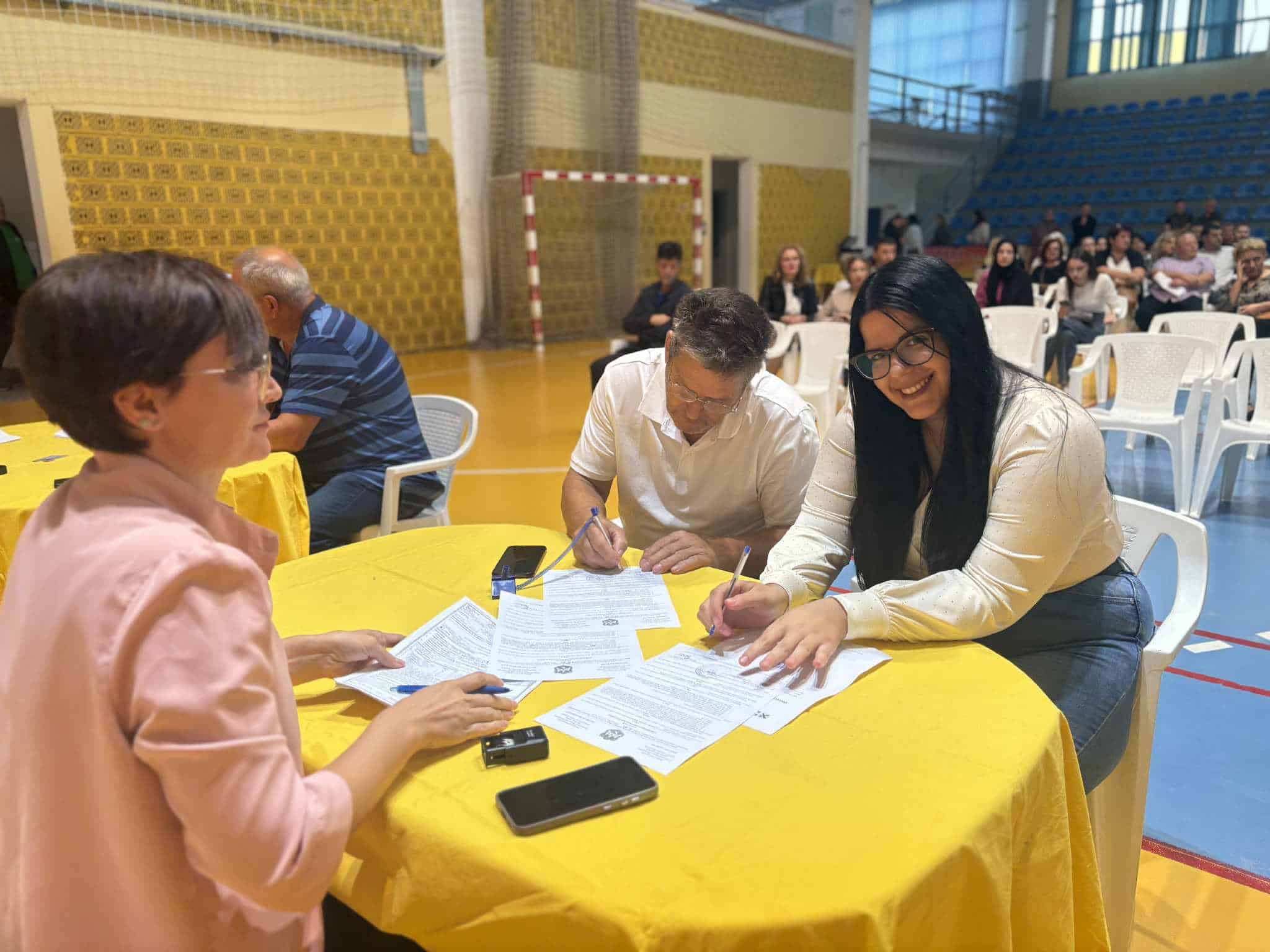 U Velikoj Kladuši potpisani ugovori o stipendiranju studenata za akademsku 2024/2025. godinu