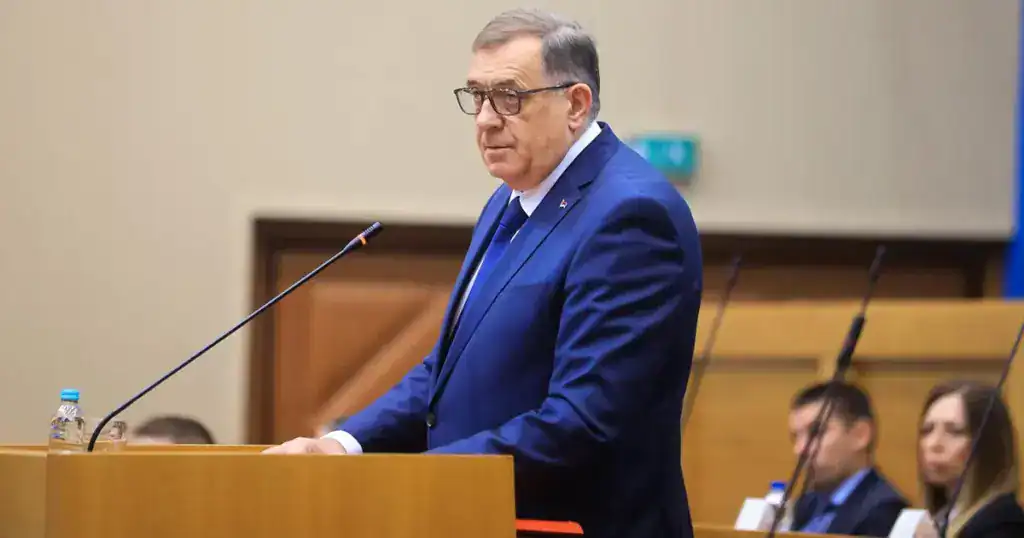 Iako nema nikakvu nadležnost: Dodik najavio ukidanje mjera za Fajon i Pirc Musar