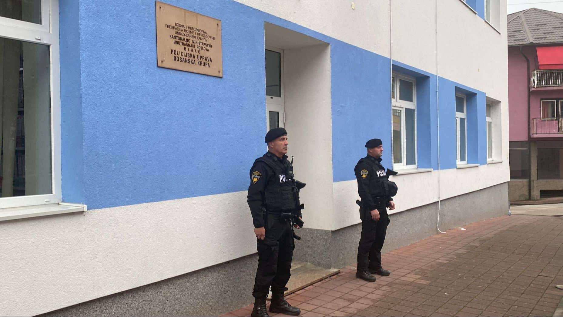 Napadač na policiju u Bosanskoj Krupi: Osuđen maloljetni terorista