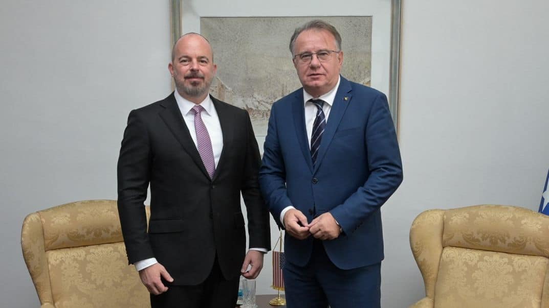 Premijer Nikšić se sastao sa Ginkelom otpravnikom poslova SAD u BiH