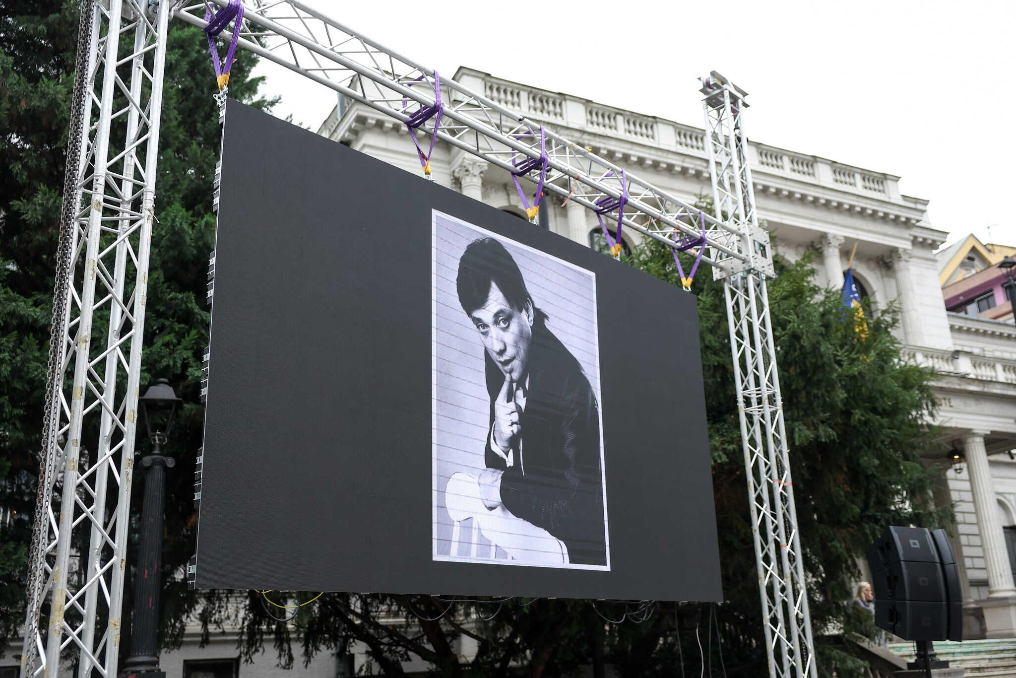 Počela komemoracija Halidu Bešliću: Oproštaj od legende kojeg su svi voljeli