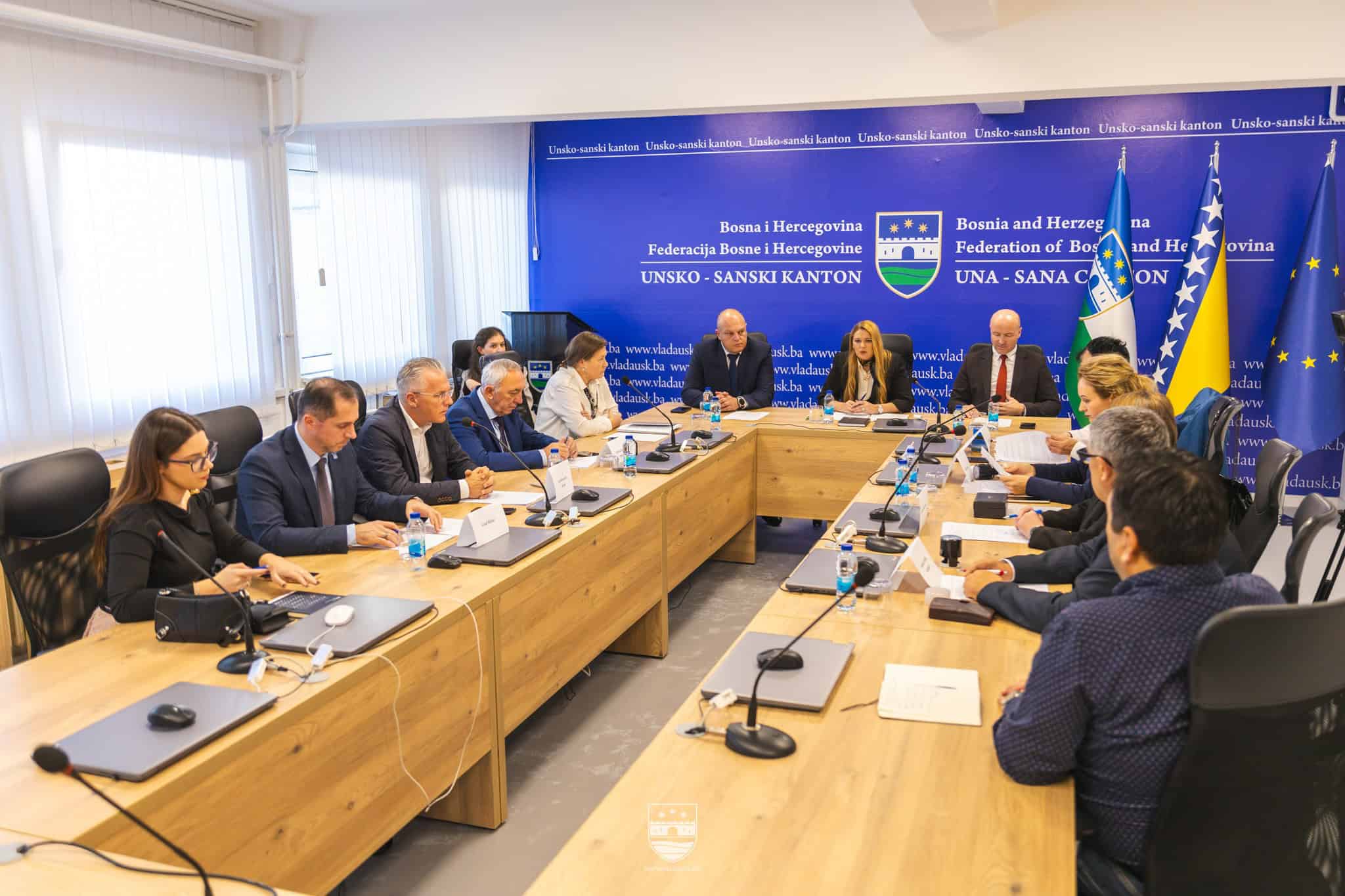 Potpisani ugovori o dodjeli sredstava gradovima i općinama Unsko-sanskog kantona