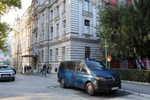 Nastavak akcije “Koverta”: Pretresa se i ministar finansija u Vladi KS