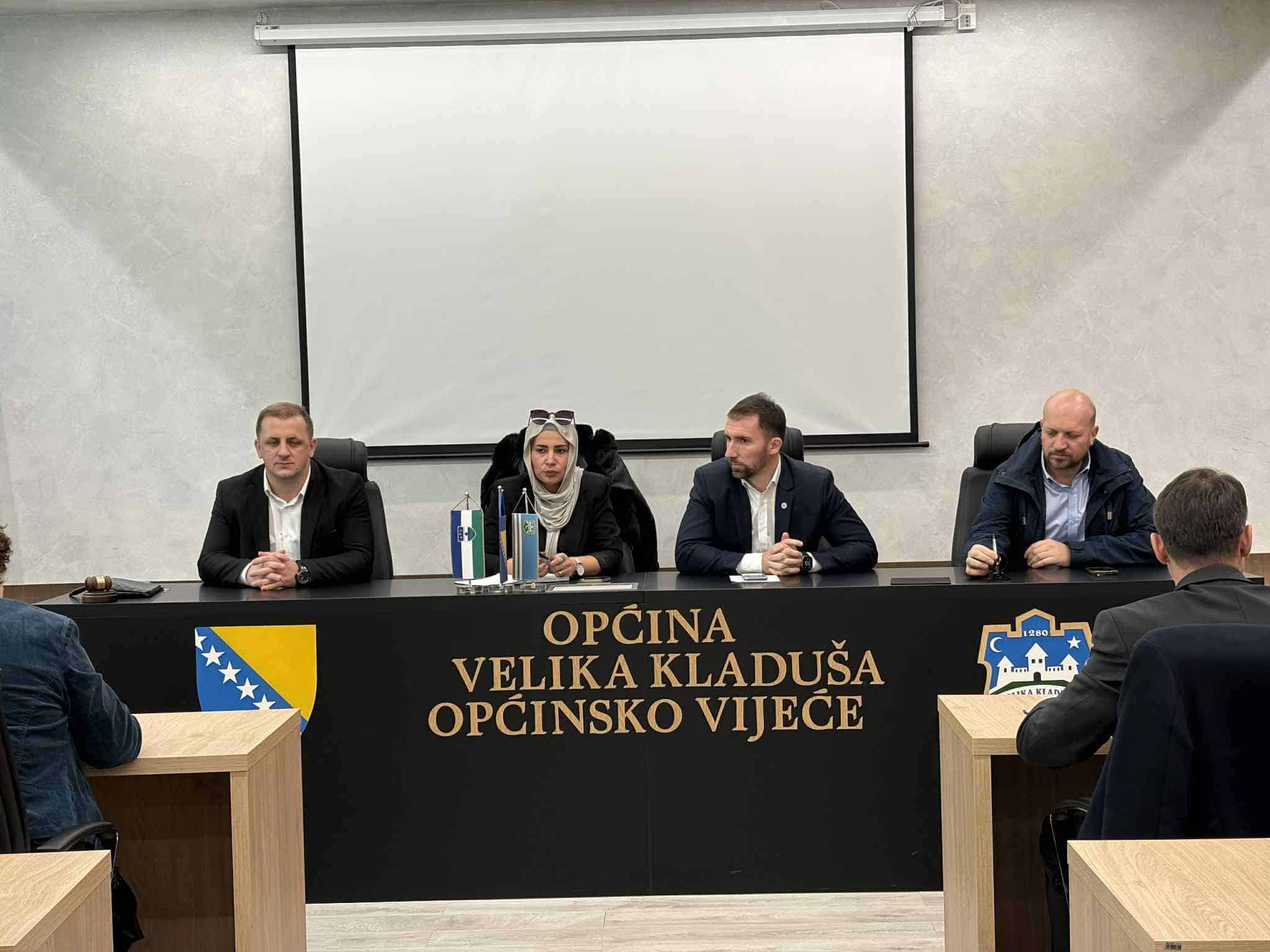 U Velikoj Kladuši traje sastanak ministra Delića s predstavnicima udruženja ranjivih kategorija stanovništva