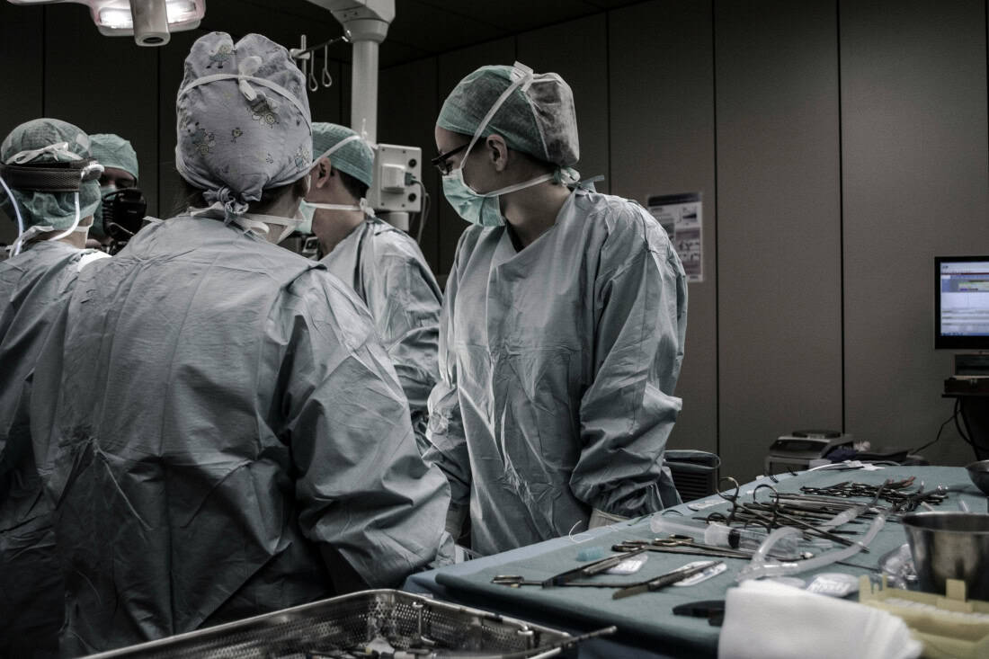 Hirurzi iz Škotske i SAD-a uspješno izveli prvu operaciju moždanog udara na daljinu