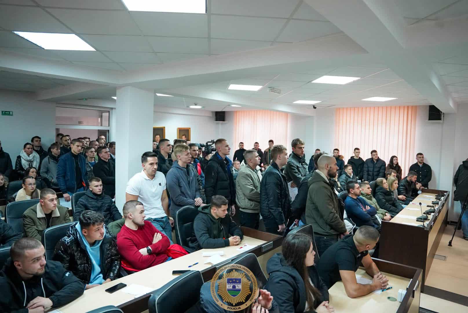 Krajina dobija novu snagu sigurnosti: Predstavljeno 129 kadeta Policije USK-a