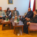 Božićna poruka zajedništva: Delegacija Vlade USK posjetila paroha Slavišu Milinovića