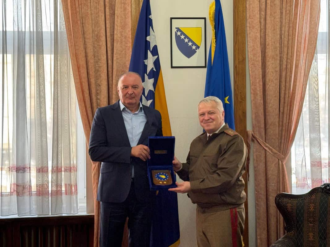 Ministar Helez primio komandanta EUFOR-a, generalmajora Florin Mariana Barbua, u oproštajnu posjetu