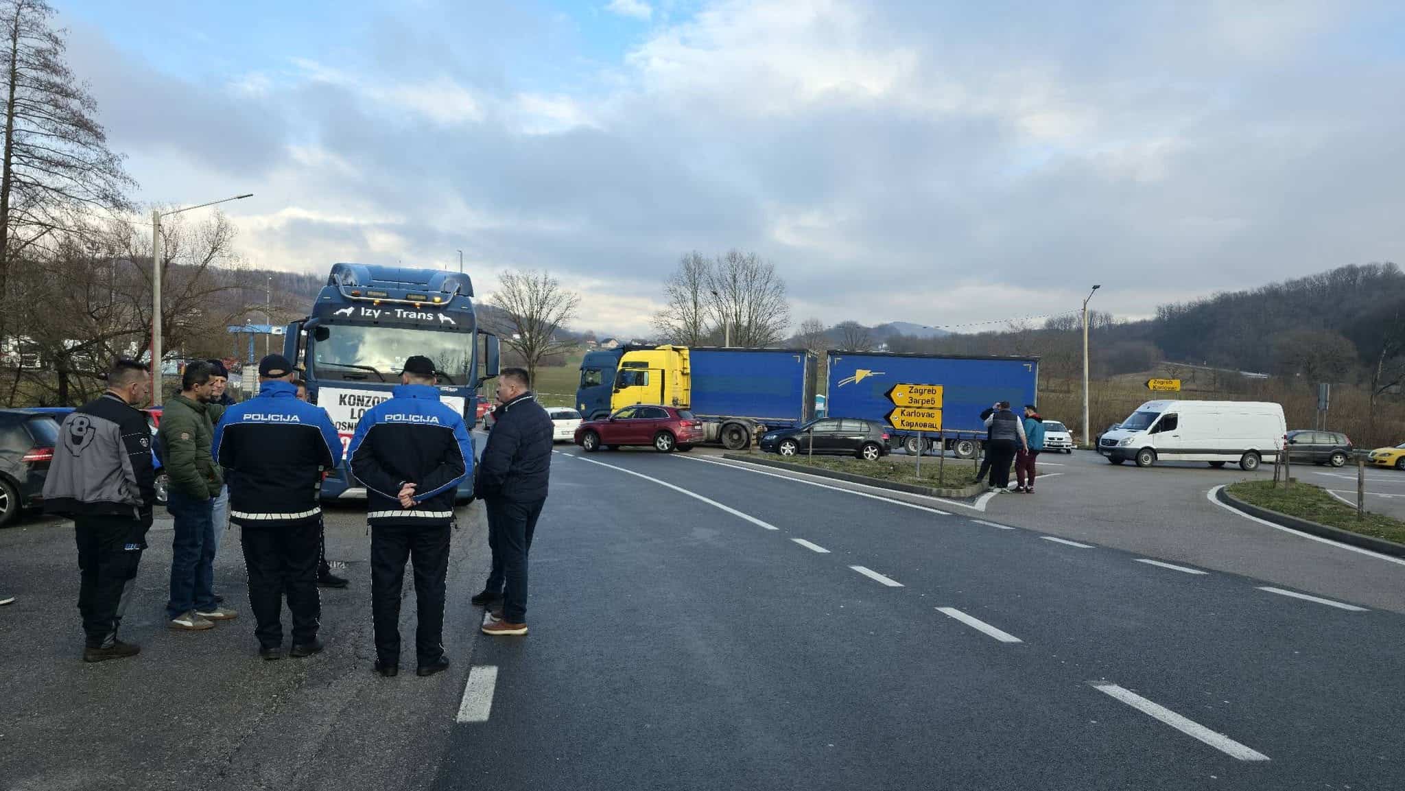 Udruženje poduzetnika Velika Kladuša daje rok od 24 sata za uklanjanje blokada graničnih prelaza i normalizaciju privrednih aktivnosti