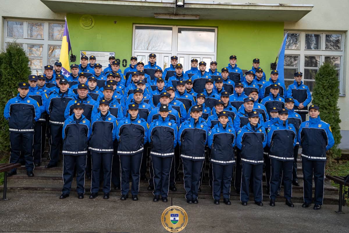 JAVNI OGLAS – prijem policijskih službenika (mlađi inspektor i policajac) – MUP USK