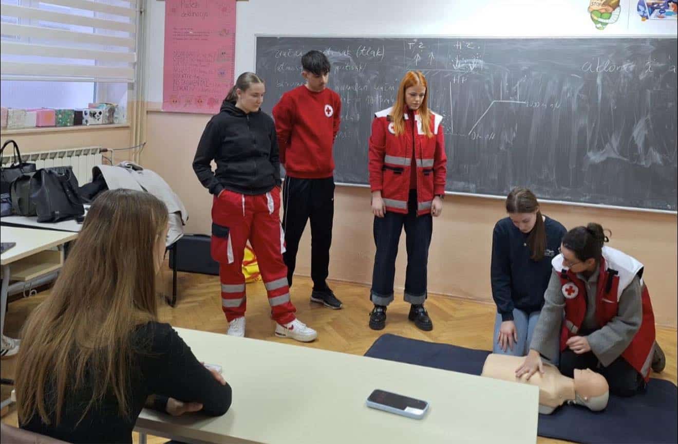 Pripreme za Općinsko takmičenje: Obuka iz prve pomoći u organizaciji Crvenog križa