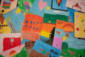 Memorijalni centar Srebrenica izložio radove djece koje su radili sa Erdoanom Morankićem