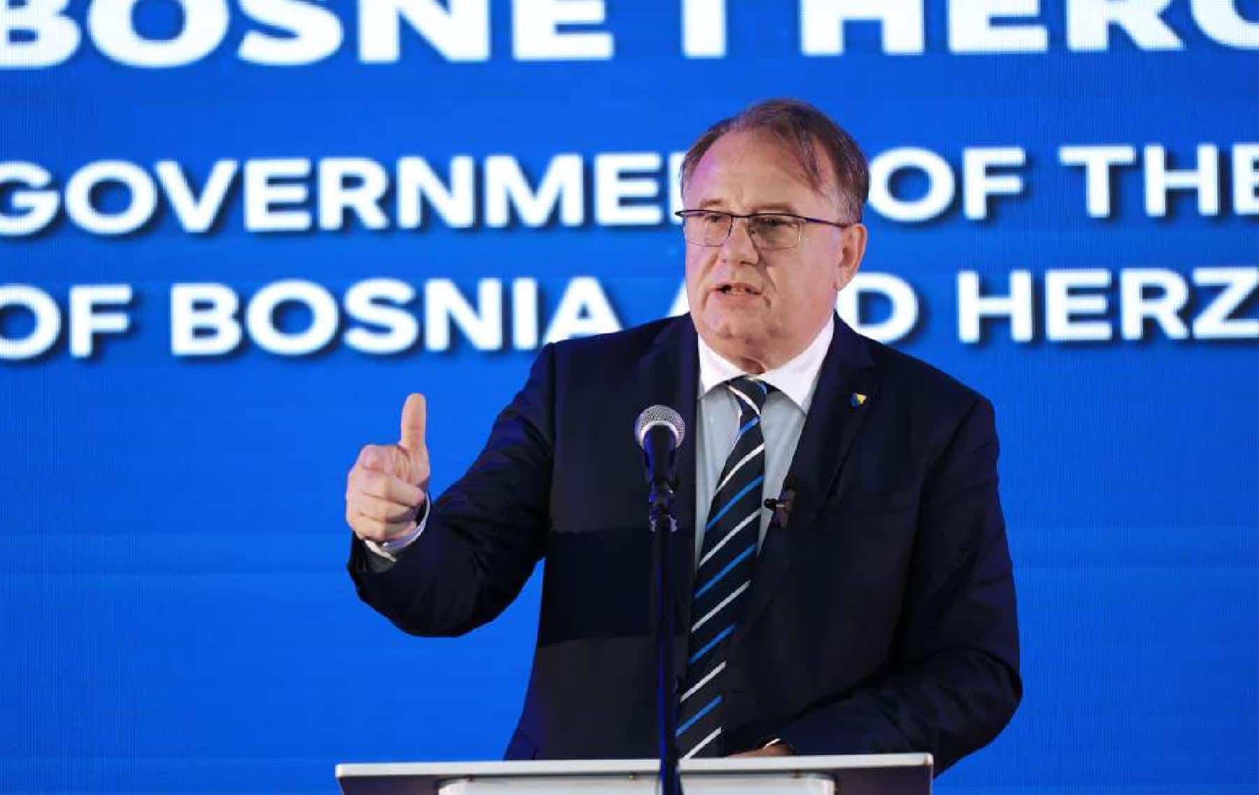 Premijer Nermin Nikšić najavio je novo povećanje penzija u FBiH