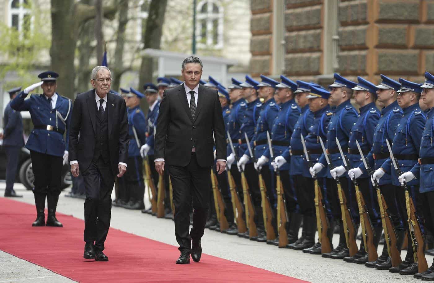 Austrijski predsjednik dočekan uz vojne počasti ispred Predsjedništva BiH