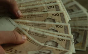 U februaru u FBiH prosječna neto plata iznosila 1.643 KM